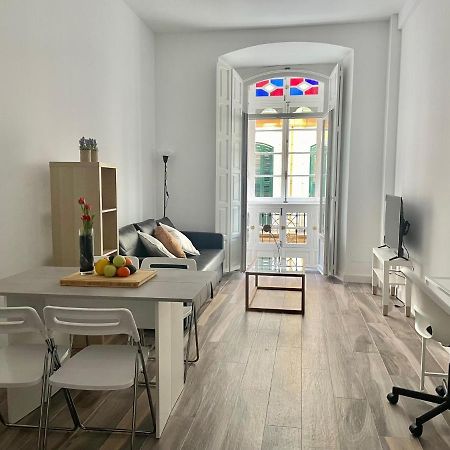 Cool Home Malaga City Center Экстерьер фото